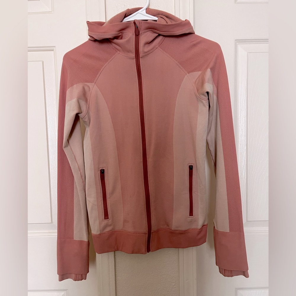 Beautiful Lululemon jacket in size 4 or (XS)